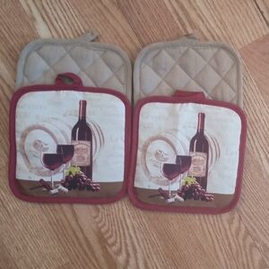 Wine Themed Pot Holders Set